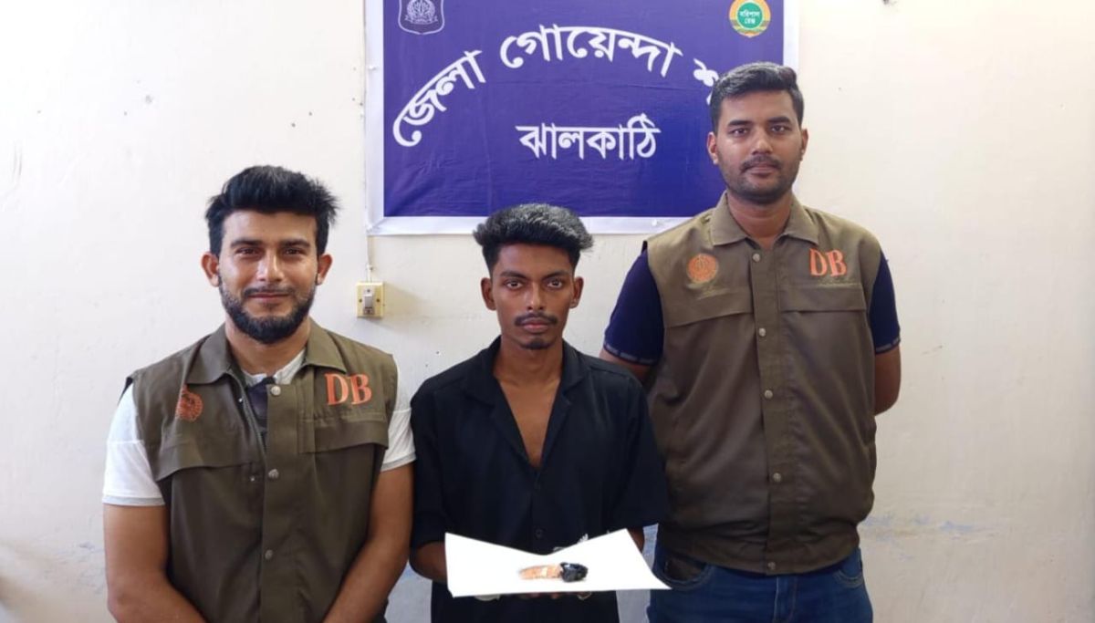 In-Jhalakathi-DB-police-search-was-found-in-the-pocket-of-the-student