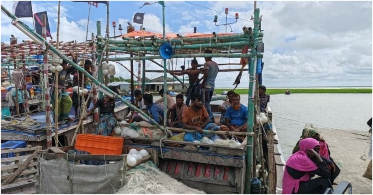 Trawler-in-the-Bay-of-Bengal-is-missing-in-a-fisherman