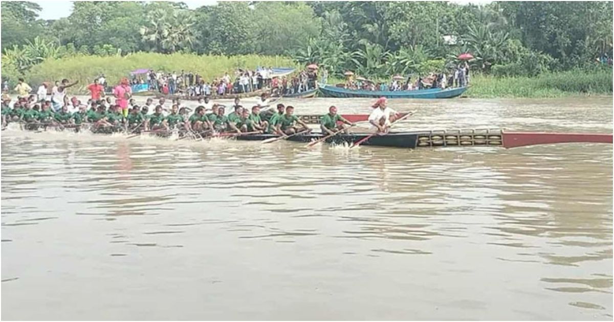 The-boat-was-held-in-Kirtinasha-in-Shariatpur