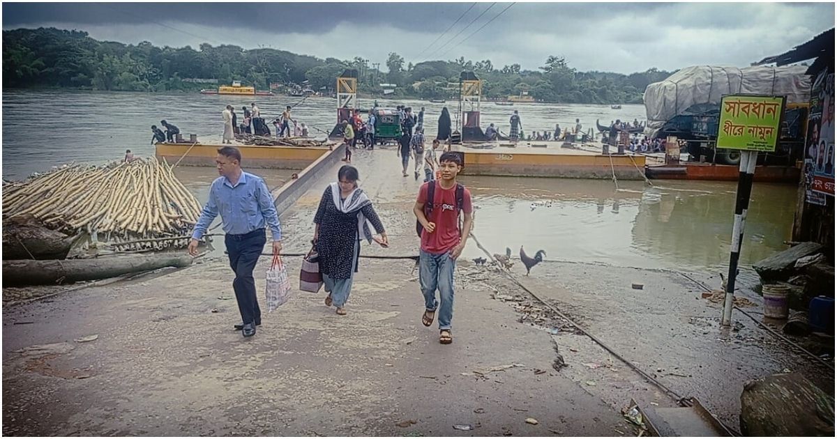 কর্ণফুলী নদীতে প্রবল স্রোতের কারনে চন্দ্রঘোনা- রাইখালী নৌ রুটে ফেরি চলাচল বন্ধ 