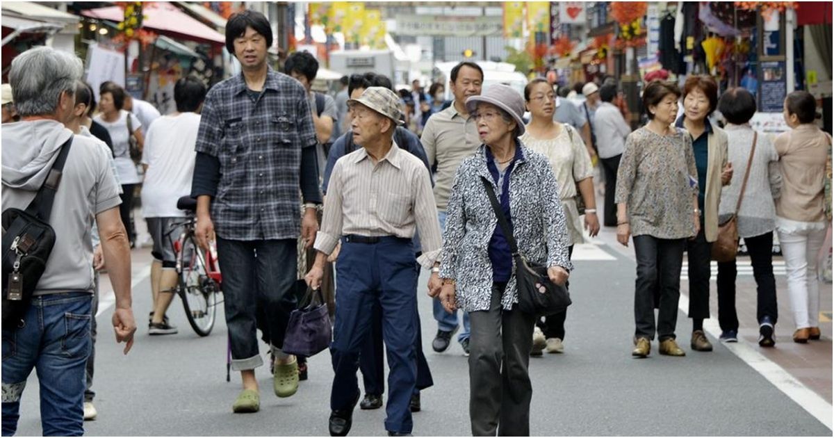 In-Japan-the-number-of-people-aged-5-or-more-is-one-lakh