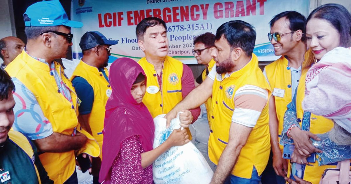 Distribution-of-relief-among-12-and-a-half-hundred-helpless-poor-in-Feni