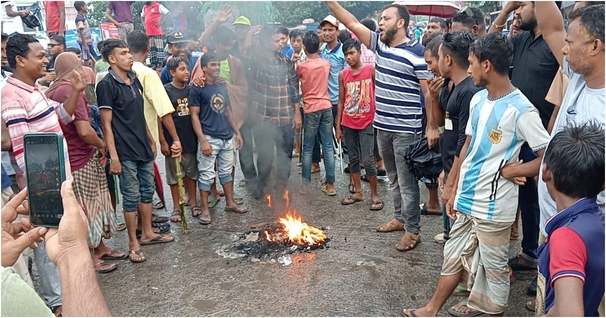 The-strike-block-is-on-the-verge-of-demanding-reinstatement-of-the-Pabna-1-constituency