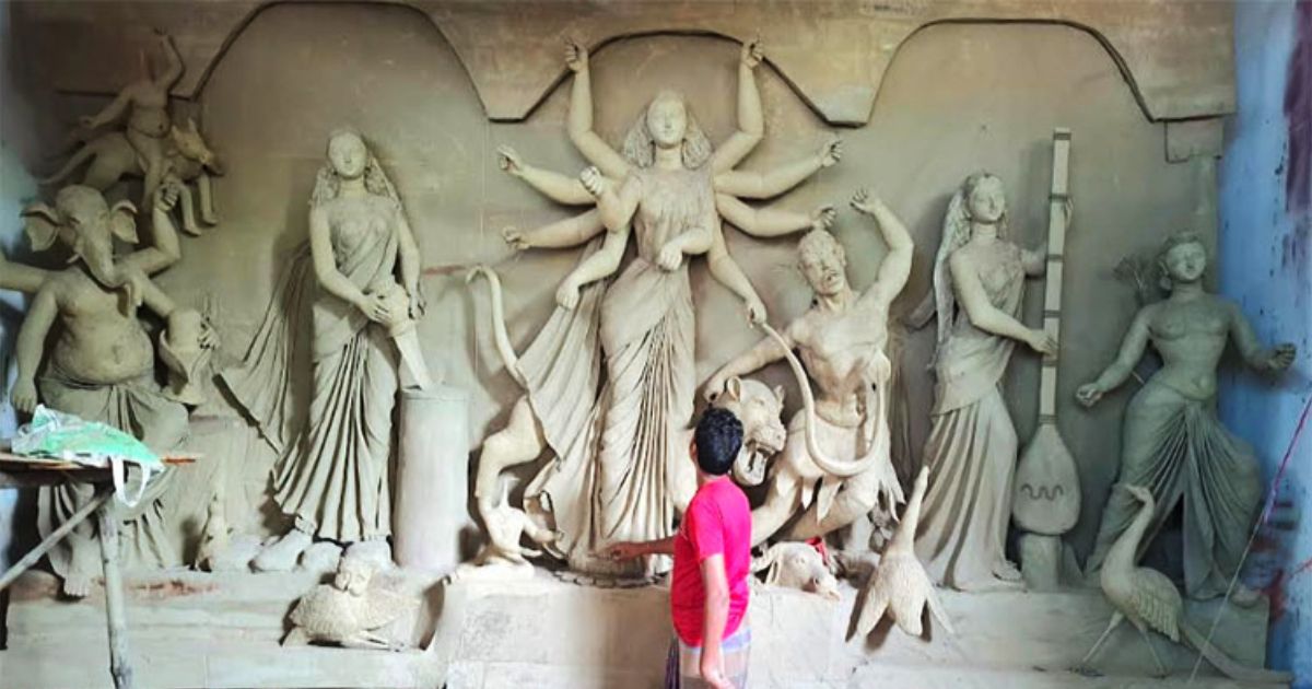 Last--minute-preparations-are-underway-in-Jhenaidah-on-the-occasion-of-Durga-Puja
