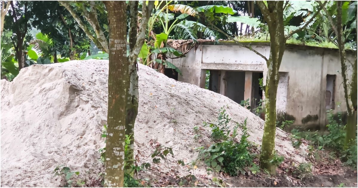 The-Khamari-demanded-the-launch-of-the-abandoned-Bamandi-Animal-Hospital-in-that-decade