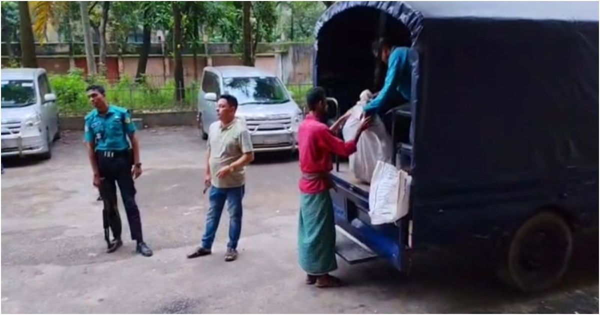 Former-Land-Ministers-wife-Rukmilas-driver-recovered-20-sacks-of-documents-from-the-house