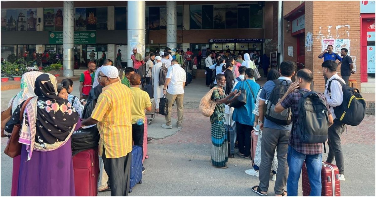 Durga-Puja-Holidays-Increase-Passenger-Parapat-with-Benapole-Checkpost