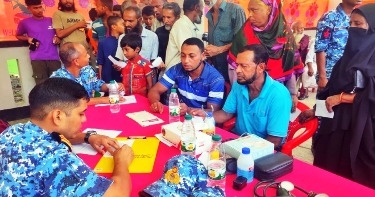 বাগেরহাটের শরণখোলায় “তারুণ্যের উৎসব ২০২৫” শীর্ষক মেডিক্যাল ক্যাম্পেইন পরিচালনা করেছে কোস্ট গার্ড