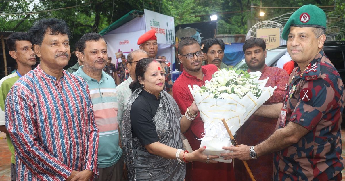রাজধানীর ঢাকেশ্বরী ও রমনা কালী মন্দির পরিদর্শন করলেন বিজিবি মহাপরিচালক