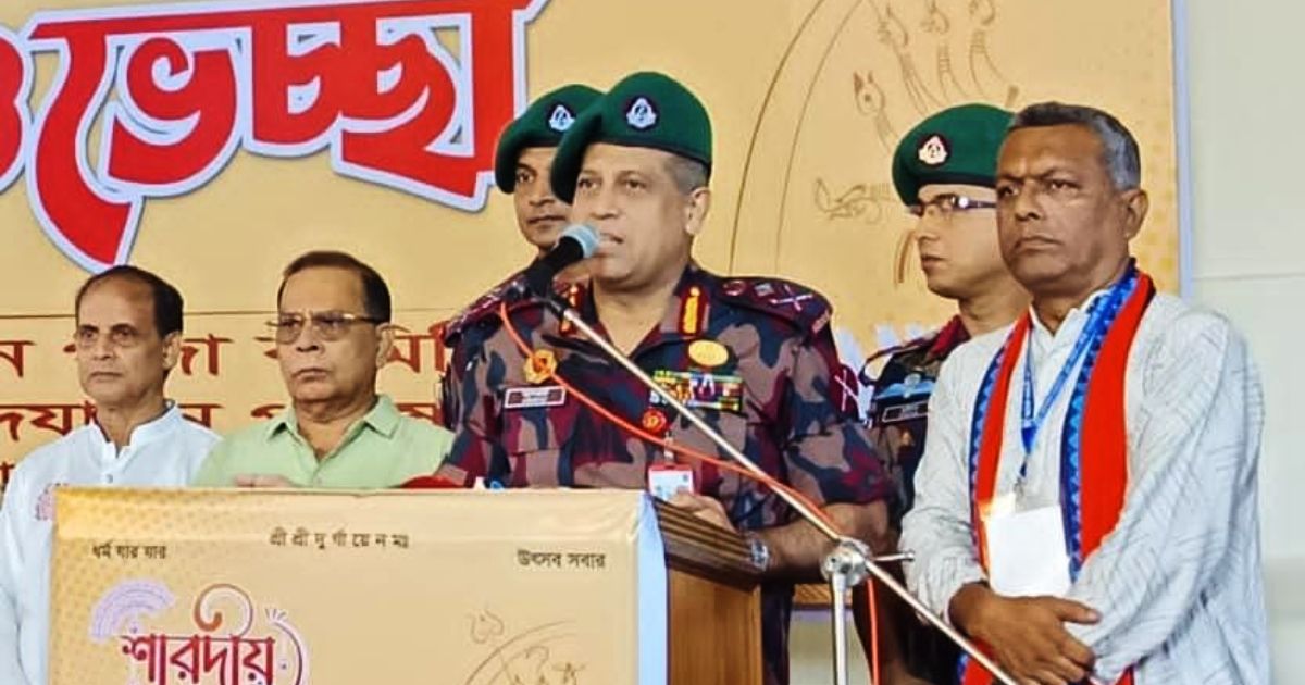 রাজধানীর ঢাকেশ্বরী ও রমনা কালী মন্দির পরিদর্শন করলেন বিজিবি মহাপরিচালক