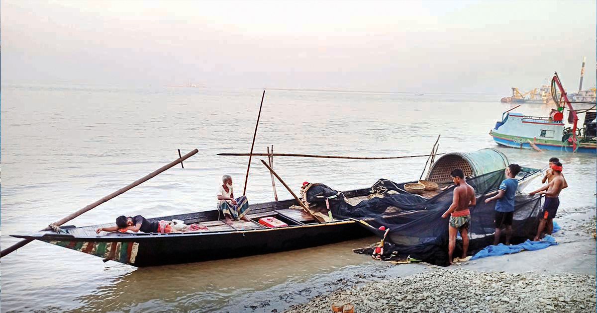 The-fishermen-do-not-match-the-Padma-Jamuna-even-in-the-full-season