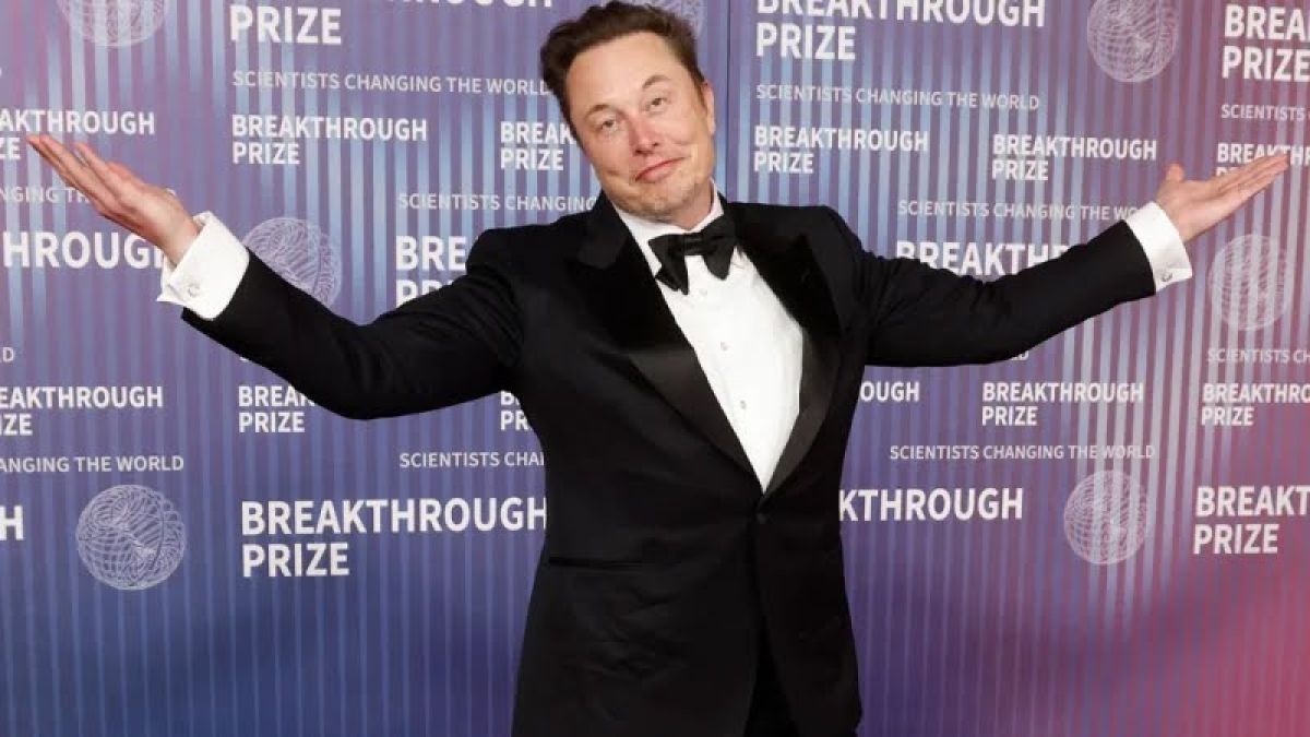 Elon-Mask-is-the-owner-of-and-1-billion