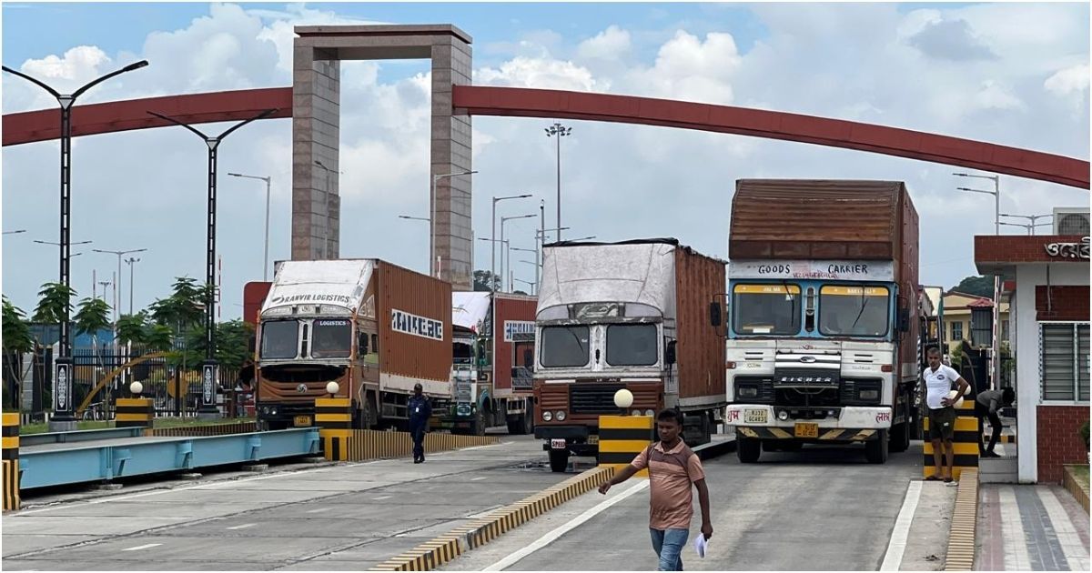 Benapole-ports-start-exporting-activities-after-five-days-of-being-closed-for-five-days