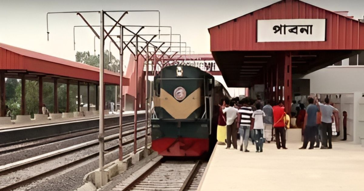 The-woman-lost-her-hand-when-she-got-off-the-train-in-Pabna