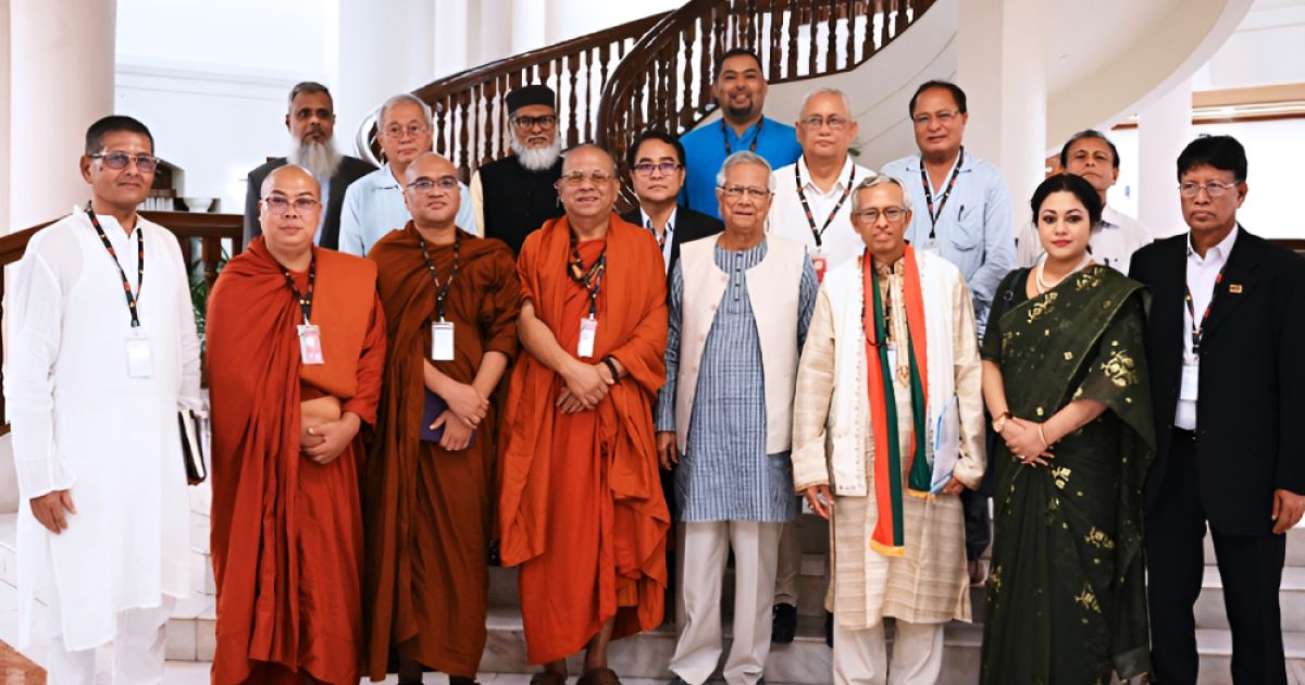 Buddhist-religious-leaders-exchanged-greetings-with-the-main-adviser-on-the-occasion-of-Prabarna-Purnima