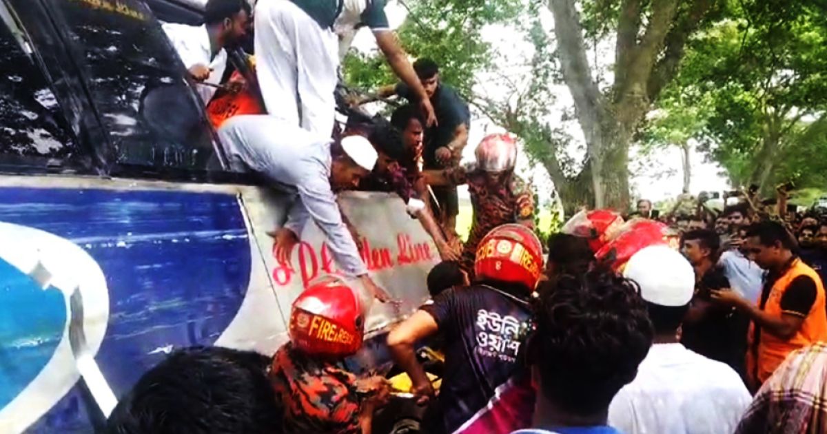 Bus-truck-collision-in-Magura-killed-1-injured