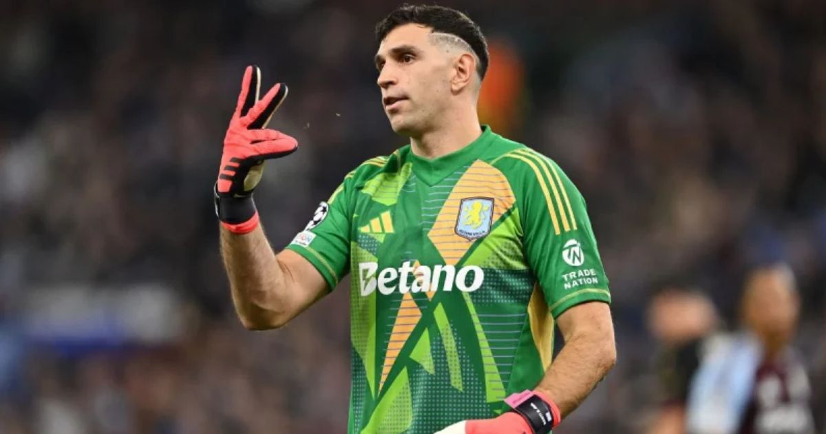 Martinez-of-winning-the-goalpost-for-5-minutes-with-injury