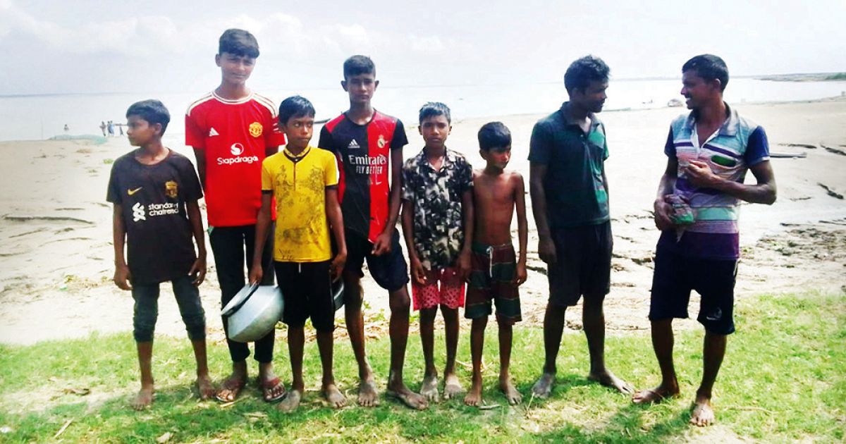 All-the-passengers-rescued-by-the-BGBs-activities-in-Padma