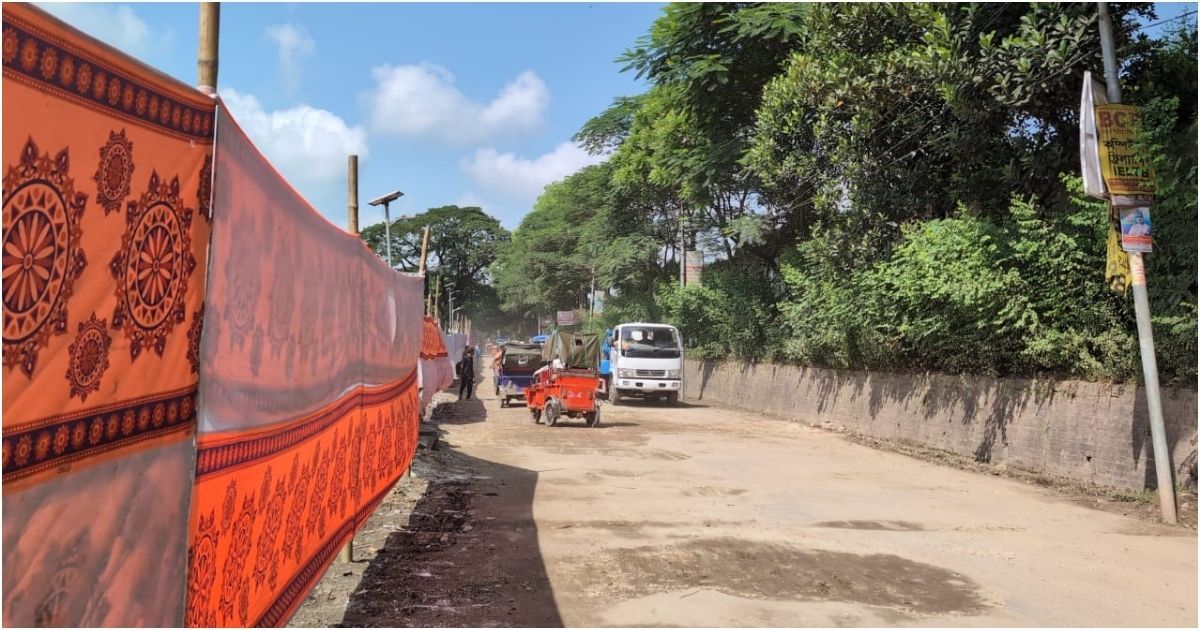 The-municipal-authorities-covered-with-a-curtain-of-the-Railway-Ministry-as-adviser-to-the-Railway-Ministry 