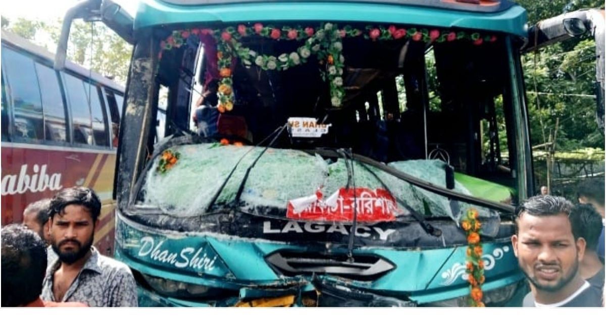 RAB-minibus-collided-with-buses-on-the-highway-in-Patuakhali-2