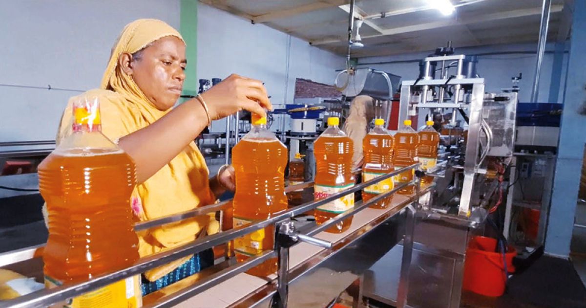 Gaibandha-is-exporting-edible-oil-made-from-rice-paddy