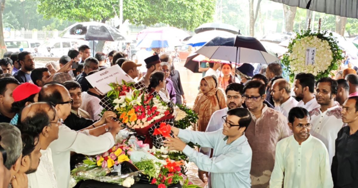 Public-tribute-to-Syed-Manjurul-Islam-at-the-Central-Shaheed-Minar
