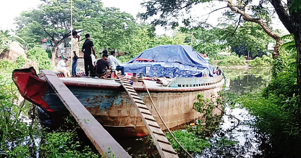 Sarbuzhai-Cargo-ships-seized-in-Nabinagar