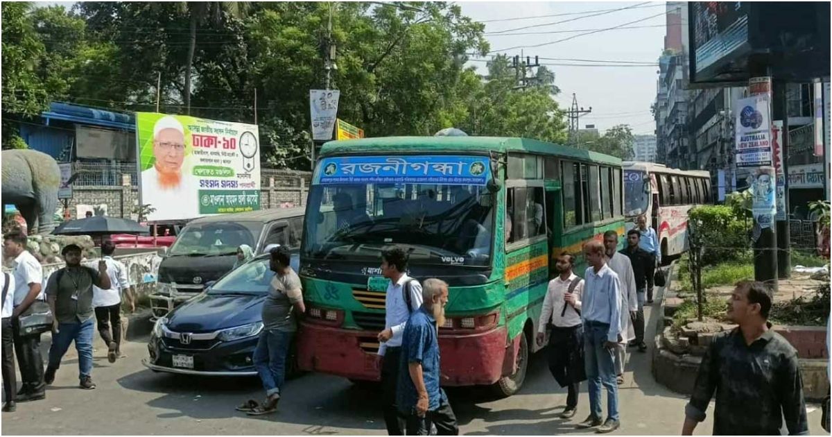 The-students-were-removed-from-the-road-with-the-principals-request