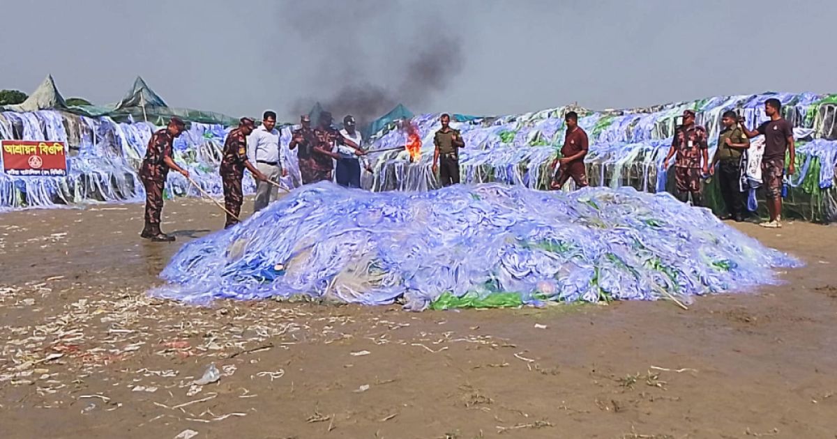 The-Daulatpur-border-destroys-Tk-1-crore-illegal-nets