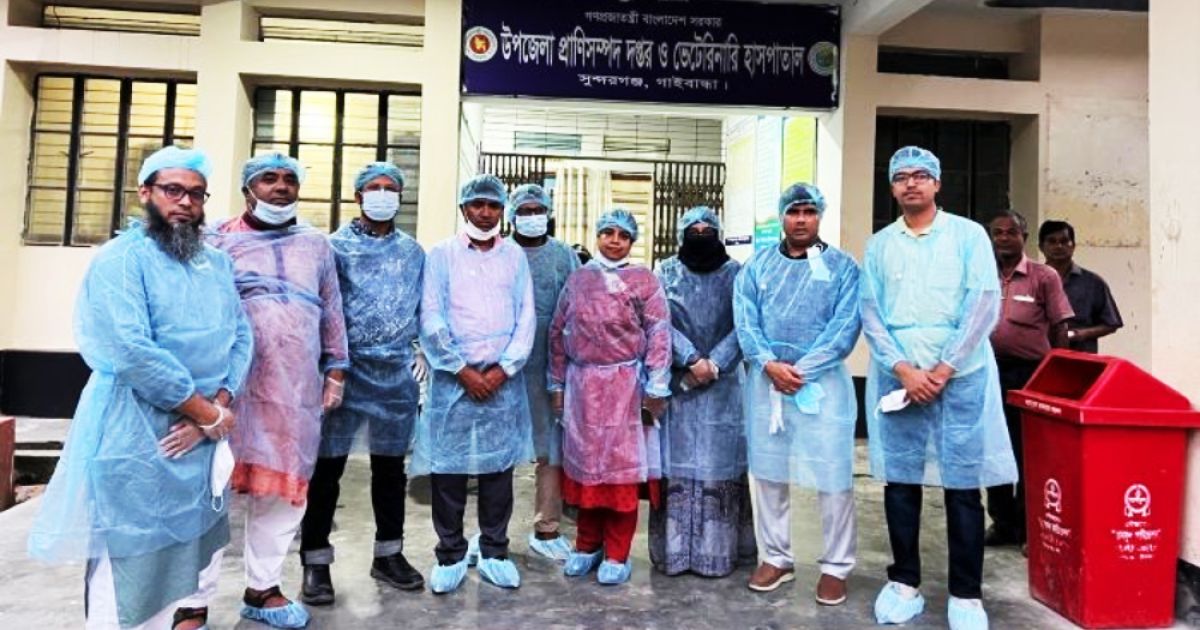 অ্যানথ্রাক্স-আক্রান্ত-গাইবান্ধায়-পর্যবেক্ষণে-বাকৃবি-গবেষক-দল