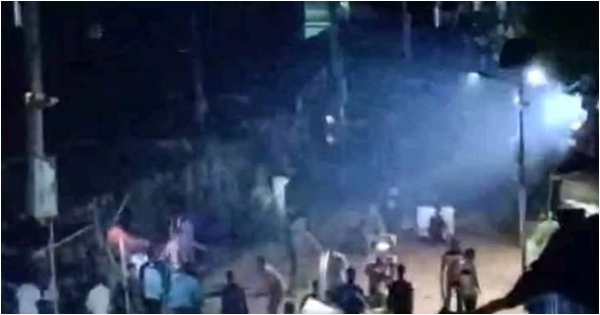 50-people-were-injured-in-a-clash-between-two-villages-at-night-by-torchlight