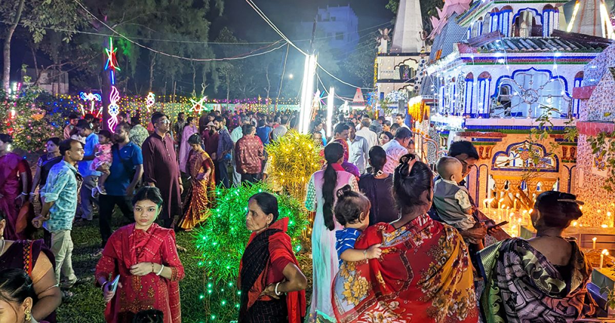 Diwali-festival-in-Jhalkathi-gathers-thousands-of-people