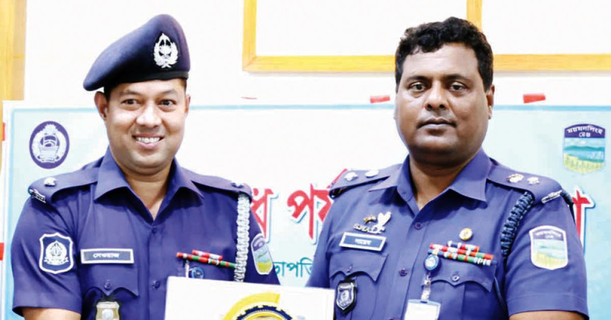 Kazi-Shah-Newaz-was-selected-as-the-best-officer-in-charge-of-Netrakona
