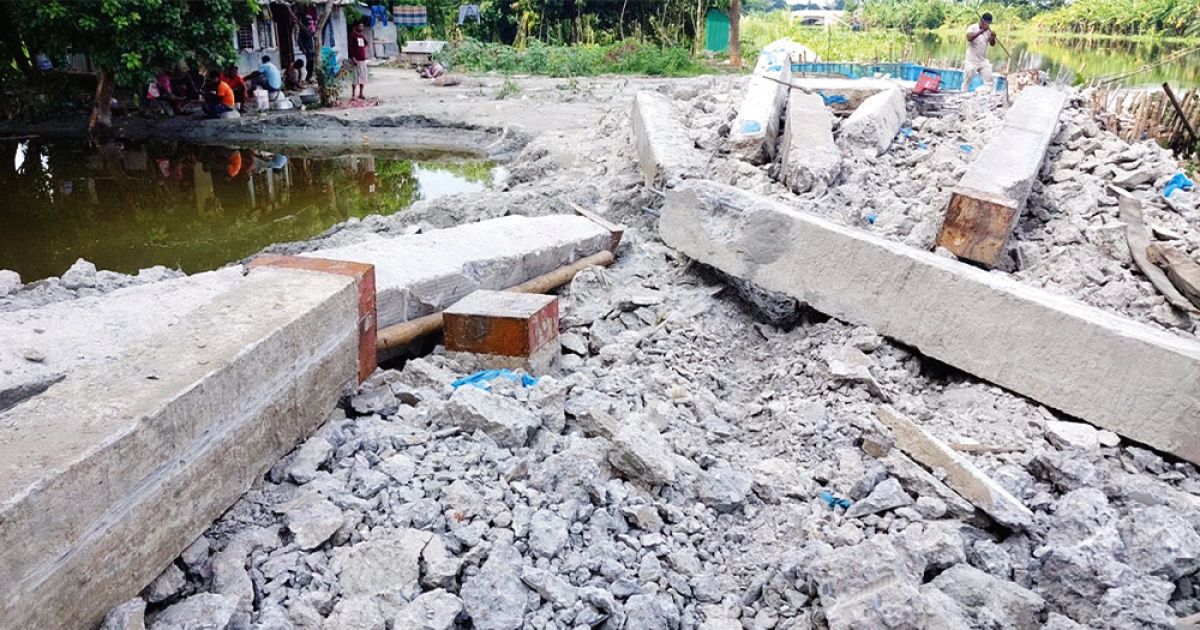 The-construction-of-a-74-foot-bridge-over-a-22-foot-canal-in-Kotalipara-has-been-accused-of-widespread-irregularities-and-corruption