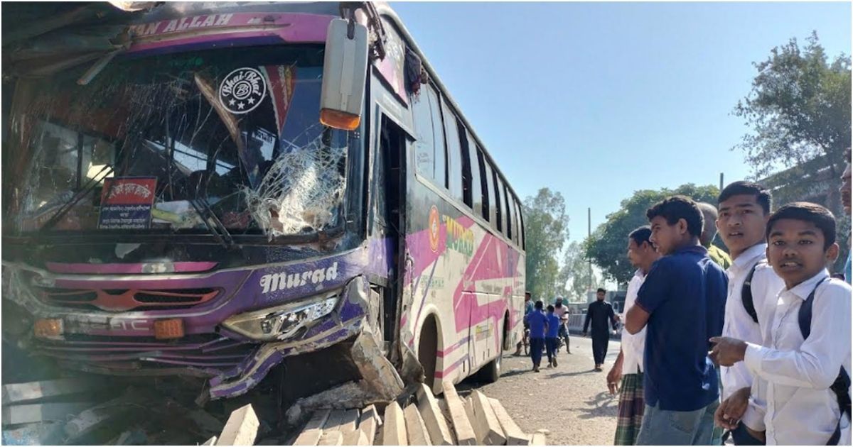 Easybike-driver-died-when-the-bus-hit-him-on-the-opposite-way