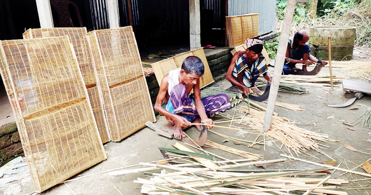 সরিষাবাড়ীতে হারিয়ে যাচ্ছে মাছ ধরার ডারকি চাঁই-পলো