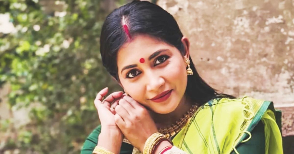 Wifes-Letter-Samiya-Athai-as-Mrinalini