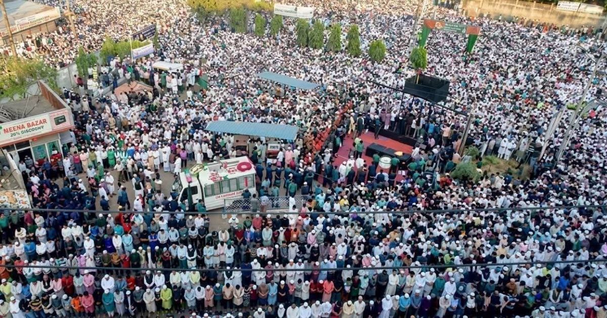 সাবেক মন্ত্রী মোশাররফ হোসেনকে শেষ শ্রদ্ধা জানাতে মানুষের ঢল