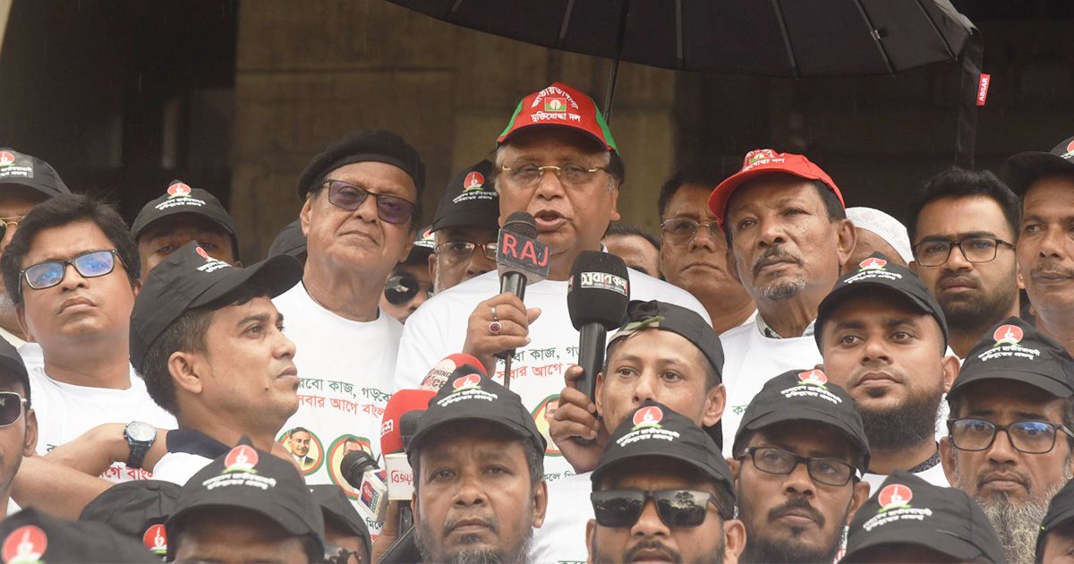 ‘ক্লিন সিটি, গ্রিন সিটি’ কর্মসূচির উদ্বোধন করলেন ডিএসসিসি প্রশাসক আবদুস সালাম
