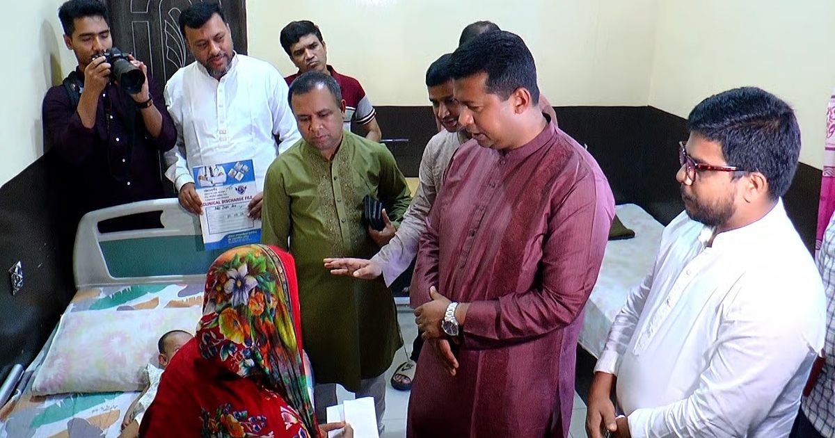 হামে আক্রান্ত পাঁচ মাসের শিশু জয়া দাস চট্টগ্রাম জেলা প্রশাসকের সহযোগিতায় বাড়ি ফিরল