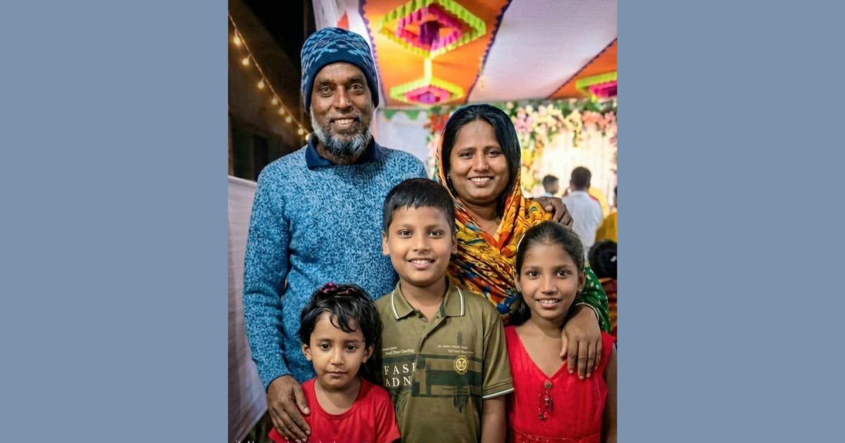 পটুয়াখালীর বাউফলে পাশাপাশি কবরে শায়িত হলেন স্বামী-স্ত্রী ও তিন সন্তানসহ পাঁচজন