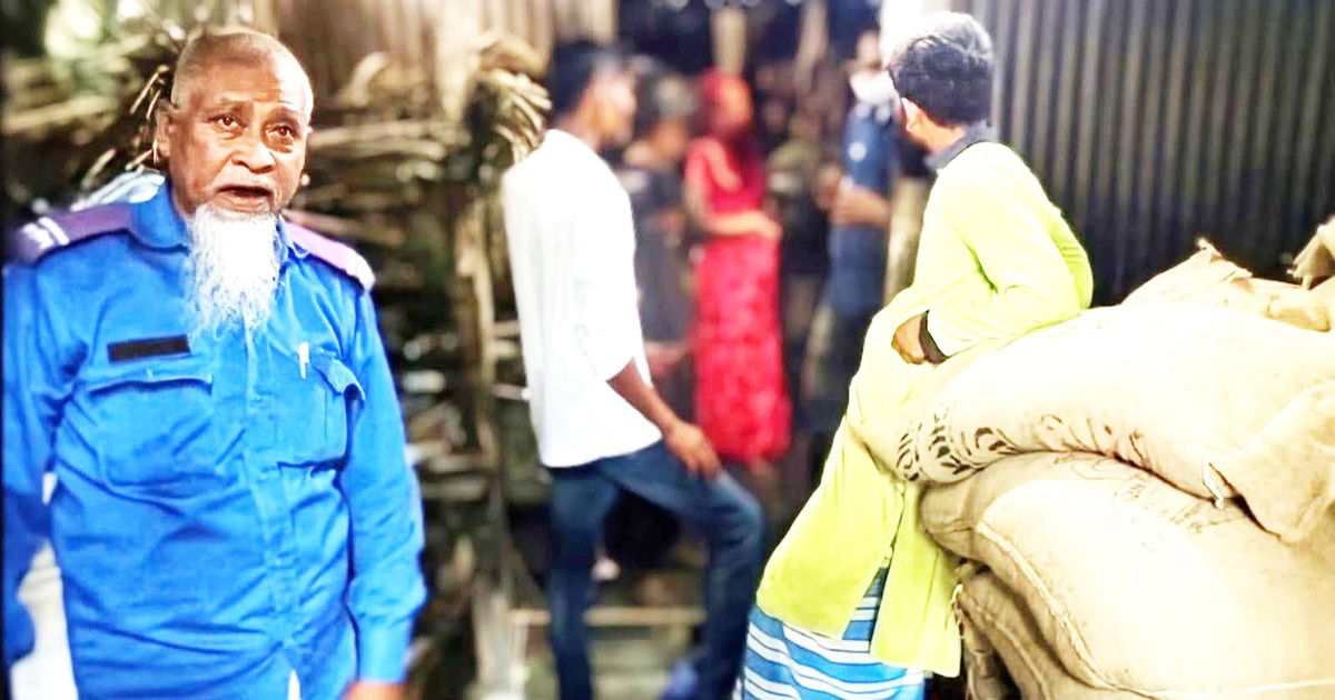 নোয়াখালীতে জামায়াত নেতার বাড়ি থেকে ৯৯ বস্তা সরকারি চাল উদ্ধার