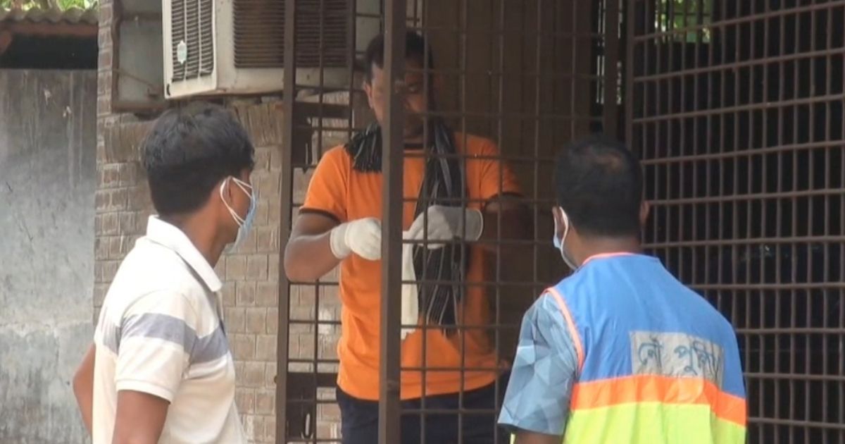 চাঁপাইনবাবগঞ্জ সীমান্তে যুবকের অর্ধগলিত মরদেহ উদ্ধার