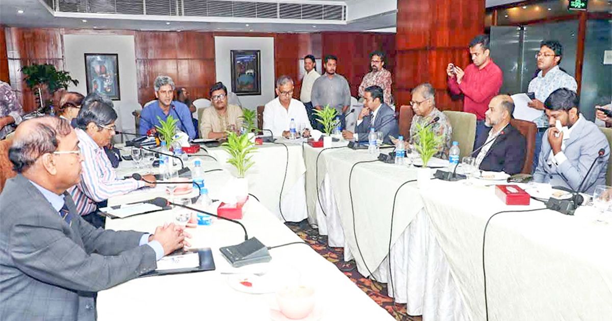 বিদেশি বিনিয়োগে ৫১ শতাংশ দেশীয় মালিকানার দাবি বিশেষজ্ঞদের
