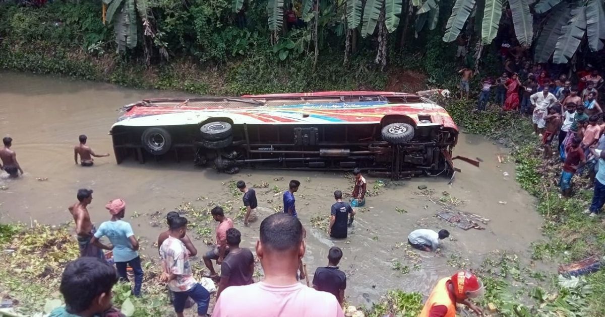 ঈদযাত্রার শুরুতেই সড়কে প্রাণহানি: ৫ জেলায় ১২ জনের মৃত্যু