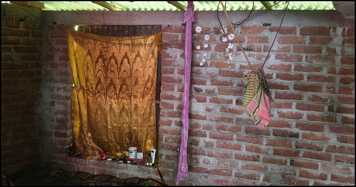 নিজ শয়ন কক্ষ থেকে গৃহবধূর ঝুলন্ত মরদেহ উদ্ধার 