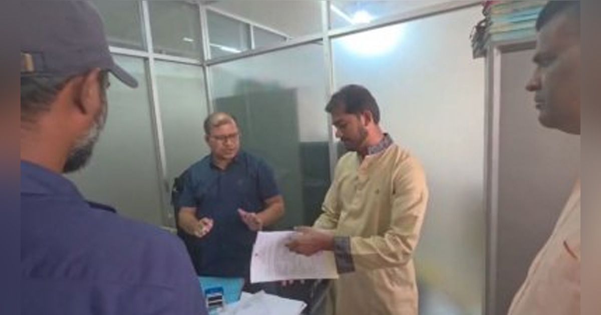ঘুষ নেওয়ার অভিযোগ: প্রতিমন্ত্রী নুরের নির্দেশে ৩ কর্মচারী বরখাস্ত