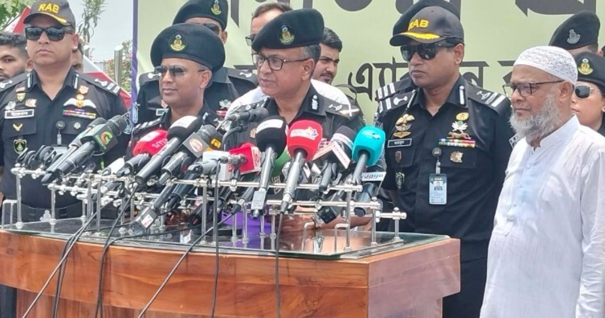 পশুবাহী গাড়ি জোর করে নির্দিষ্ট হাটে নেওয়া ঠেকাতে নজরদারিতে র‍্যাব: মহাপরিচালক