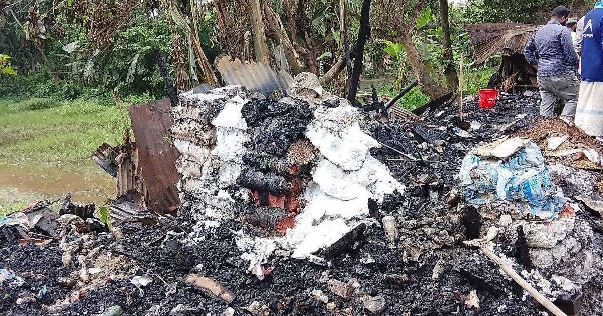 বোরহানউদ্দিনে ভয়াবহ অগ্নিকাণ্ডে ৭ দোকান পুড়ে ছাই