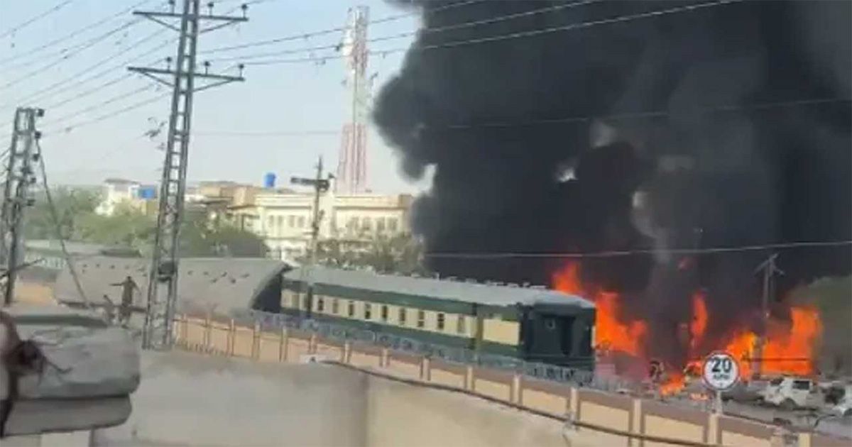 পাকিস্তানে সন্ত্রাসী হামলায় নিহত ২৪
